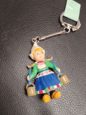 VINTAGE DUTCH FOLK GIRL MILKMAID KEYCHAIN CHARM EXCELLENT CONDITION